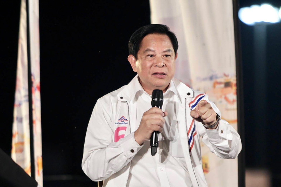 "พีระพันธุ์" เปิดประเด็น รัฐเร่งซื้อไฟแสงอาทิตย์แพงเกินจริง เอื้อประโยชน์เอกชน ผูกพันภาระประเทศ