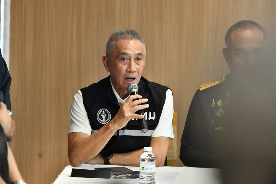 เขตดินแดง สั่งหยุดปฏิบัติหน้าที่เพิ่ม 1 ราย โยงทุจริตบัตรสีชมพู
