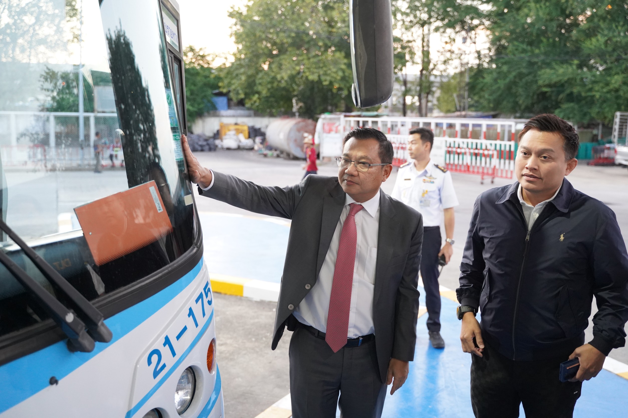 บขส.- ขบ. ติดตามรถโดยสารที่ใช้ก๊าซ CNG - LPG ย้ำต้องนำรถตรวจสภาพภายวันที่ 2 ธ.ค.นี้