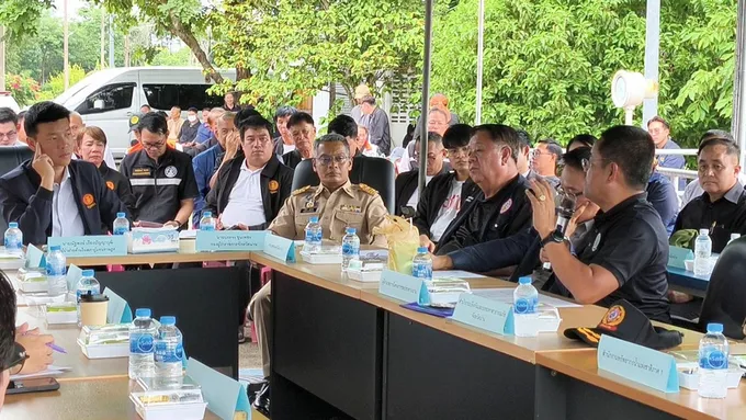 "เท้ง" นำฝ่ายค้านลุยน่าน ถกปมฝายธงน้อย ย้ำจัดการน้ำต้องใช้ข้อมูลวิชาการ