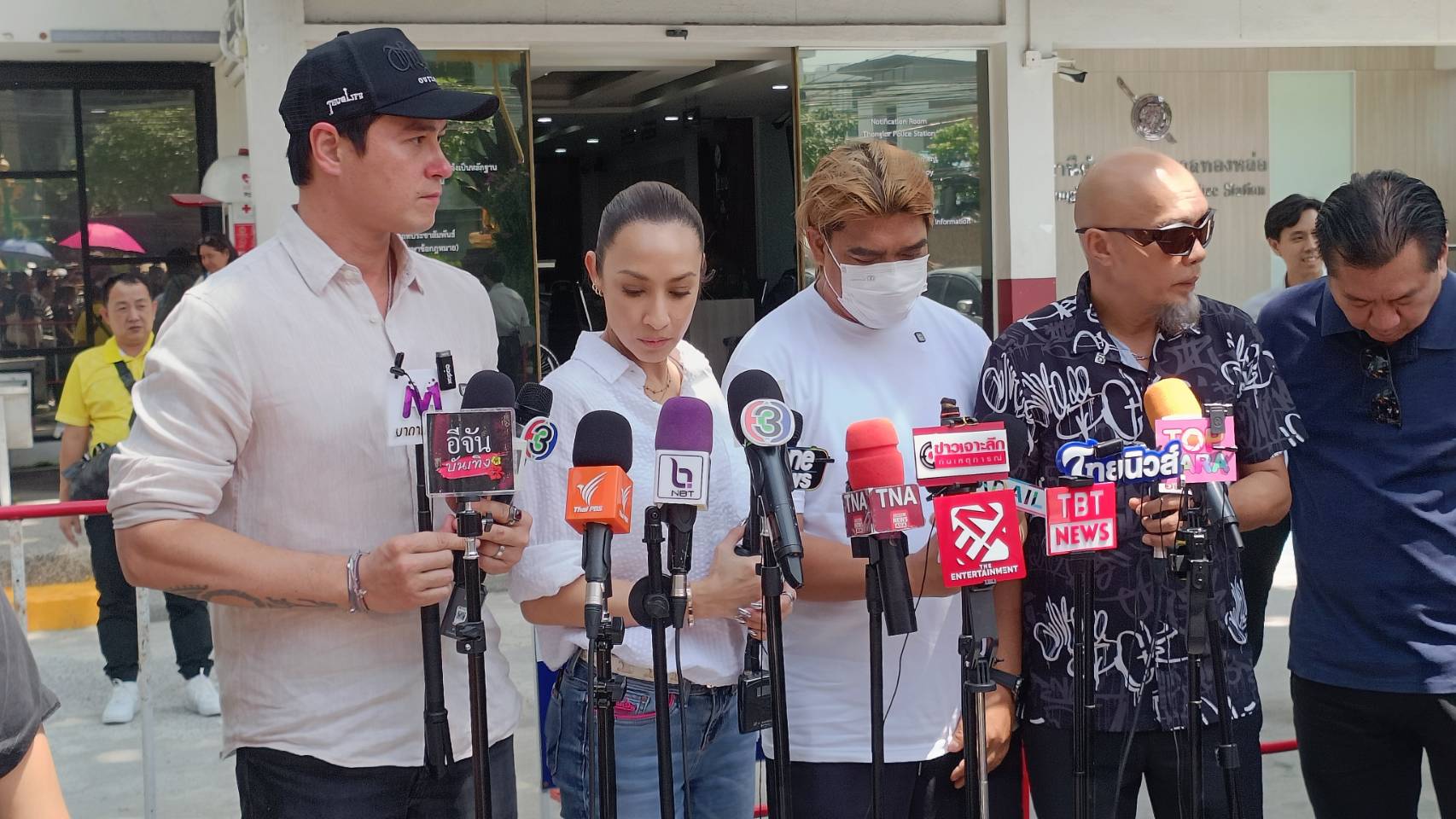 'อื้ด-วงฟลาย-ปีเตอร์ - เเคชทารียา-อิงลิช'เเจ้งความเอาผิดโบรกเกอร์เบี้ยวเงินแถมใส่ร้ายโกงเงิน 2.1 ล้านบาท