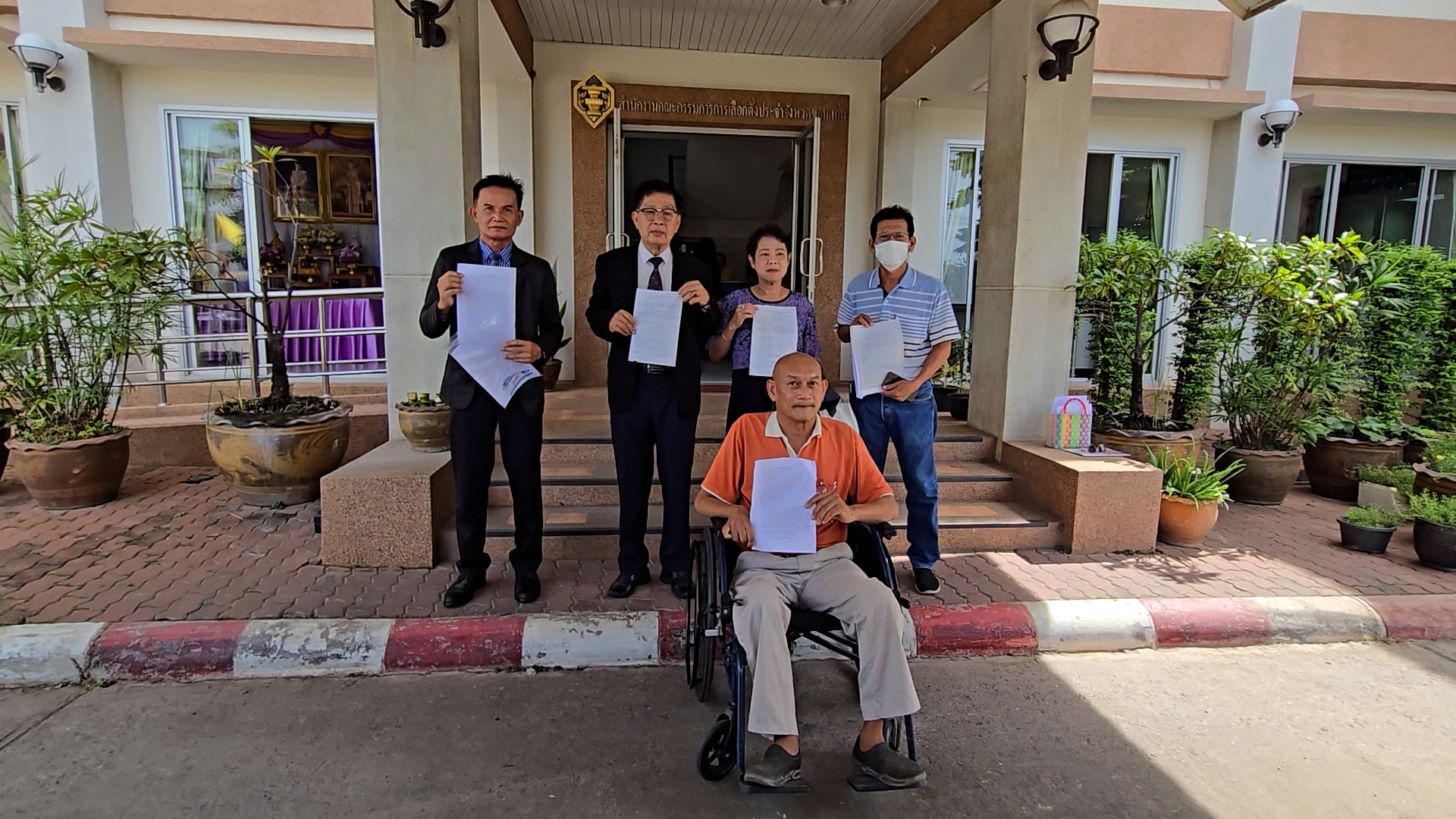 ขอนแก่น ผู้สมัคร สว.สอบตก เดินหน้าร้อง กกต.คัดค้านผลการเลือกระดับจังหวัด