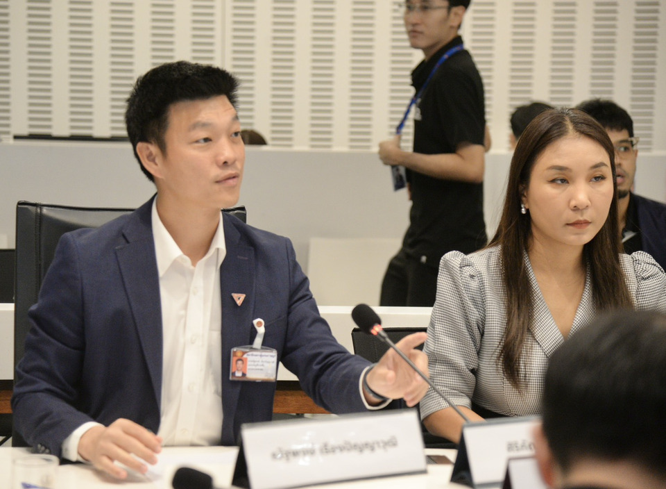 "เท้ง-พิจารณ์" ป้อง "ภาวุธ" ยันพร้อมแจง DSI ลั่นไม่ใช้เอกสิทธิ์ สส. ซัดเกมการเมืองดิสเครดิต สกัดปมตรวจพาสปอร์ต
