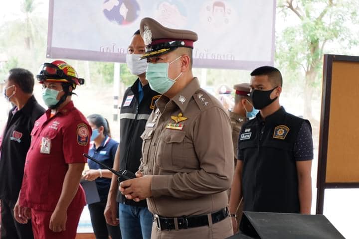 ผบ.ตำรวจแห่งชาติ   เดินสายตรวจเยี่ยมจุดคัดกรองเฝ้าระวังเชื้อโควิด-19 ที่จุดตรวจท่างาม อ.วัดโบสถ์
