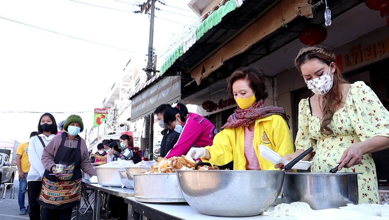  เสี่ยเจ้าของโรงสีใจบุญ ตั้งโรงทานถวายเป็นพระราชกุศลวันพ่อ