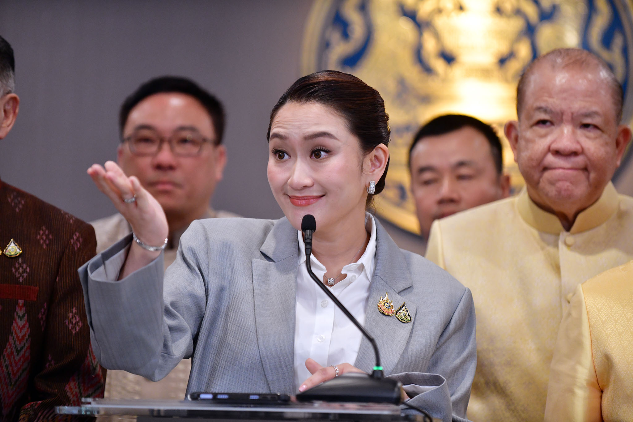 "แพทองธาร" ขออย่าโฟกัสดรามา ยันน้ำท่วมใต้เป็นวาระเร่งด่วนรัฐบาล ครม.เพิ่มกรอบเงินทดลองจ่ายพื้นที่น้ำท่วม