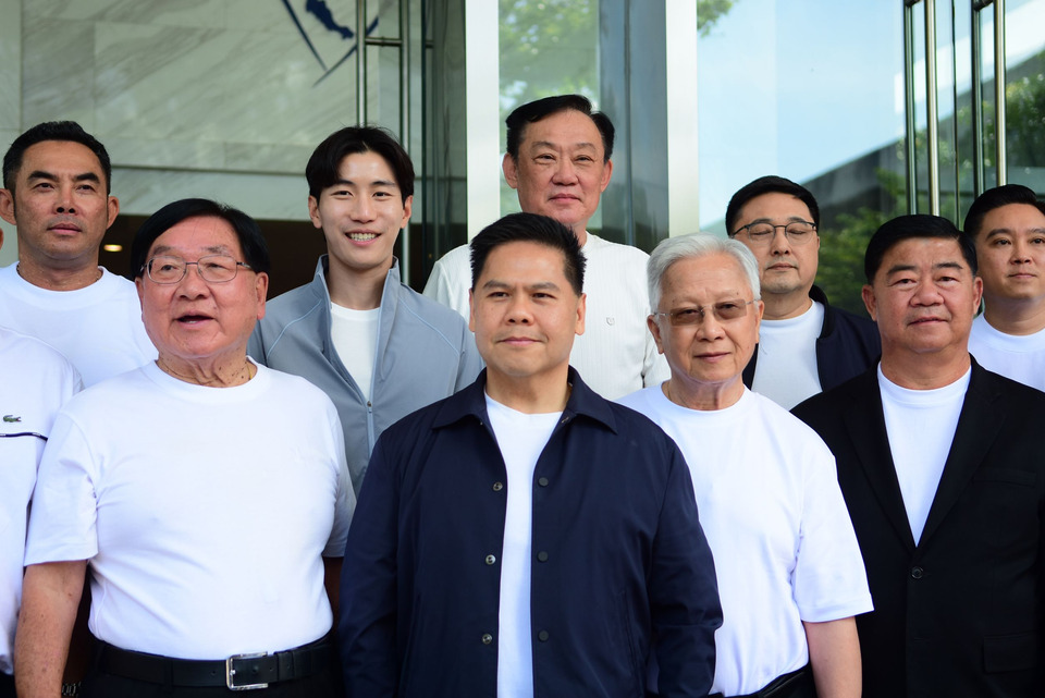 "วราวุธ" นำทัพ “ชาติไทยพัฒนา” สวมเสื้อ “ภูมิใจไทย” ยันไม่มาแค่ชั่วคราว ลั่นสุพรรณฯ ไม่สนสีแมว ขอแค่จับหนูได้