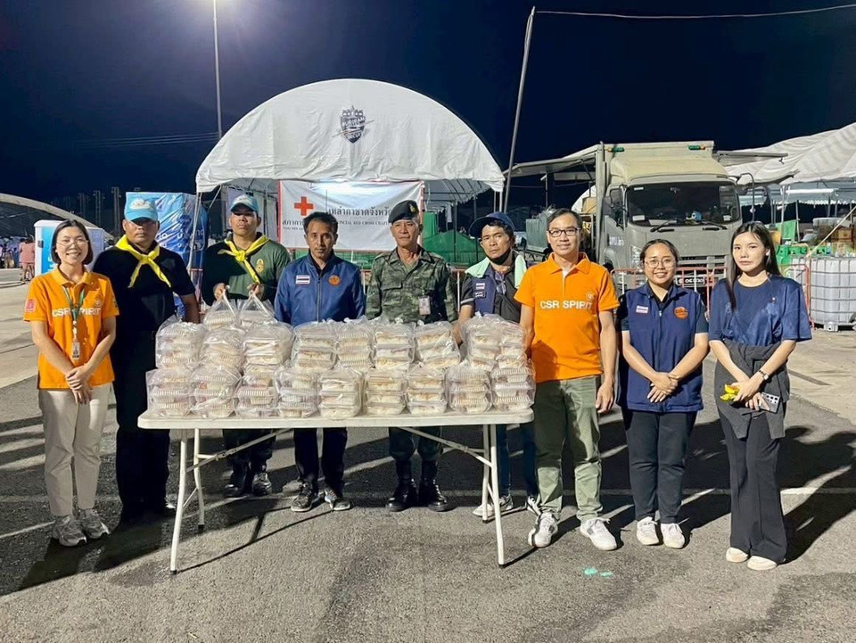 CPCRT เคียงข้างผู้ประสบภัยชายแดนไทย–กัมพูชามอบข้าวไข่เจียวตราฉัตร รวม 20,000 กล่อง