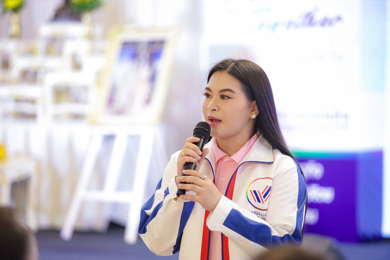 "มาดามหยก" นำ "พรรครวมแผ่นดิน" เดินหน้าต่อ สานต่อสิ่งที่ผู้ก่อตั้งพรรคสร้างไว้