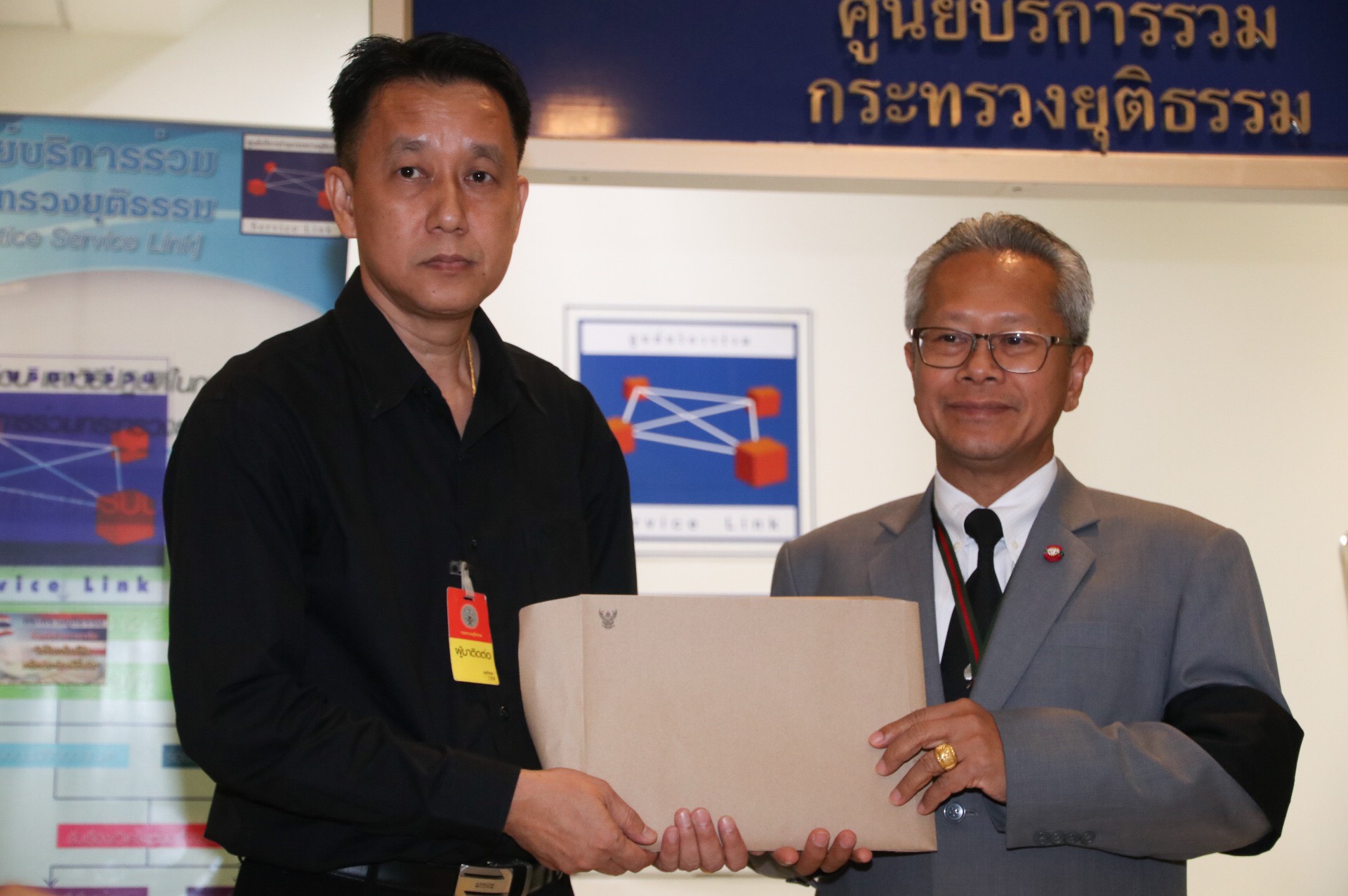 กลุ่มผู้ใช้รถหรูขอความเป็นธรรม หลัง DSI อายัดรถหรูเลี่ยงภาษี ไม่สามารถนำรถไปใช้-ขายได้