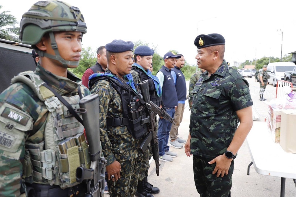 สั่งเข้มชายแดน! แม่ทัพภาค 4 ตรวจสุไหงโก-ลก รับมือวันฮารีรายอ