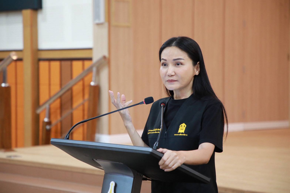 “รมว.นฤมล”ลงพื้นที่ จ.ตรัง แจกไอศกรีม เติมรอยยิ้มเด็กพิเศษ สั่ง กพฐ.เร่งแก้ปัญหางบขาด ค่าน้ำไฟ–ครูไม่พอ