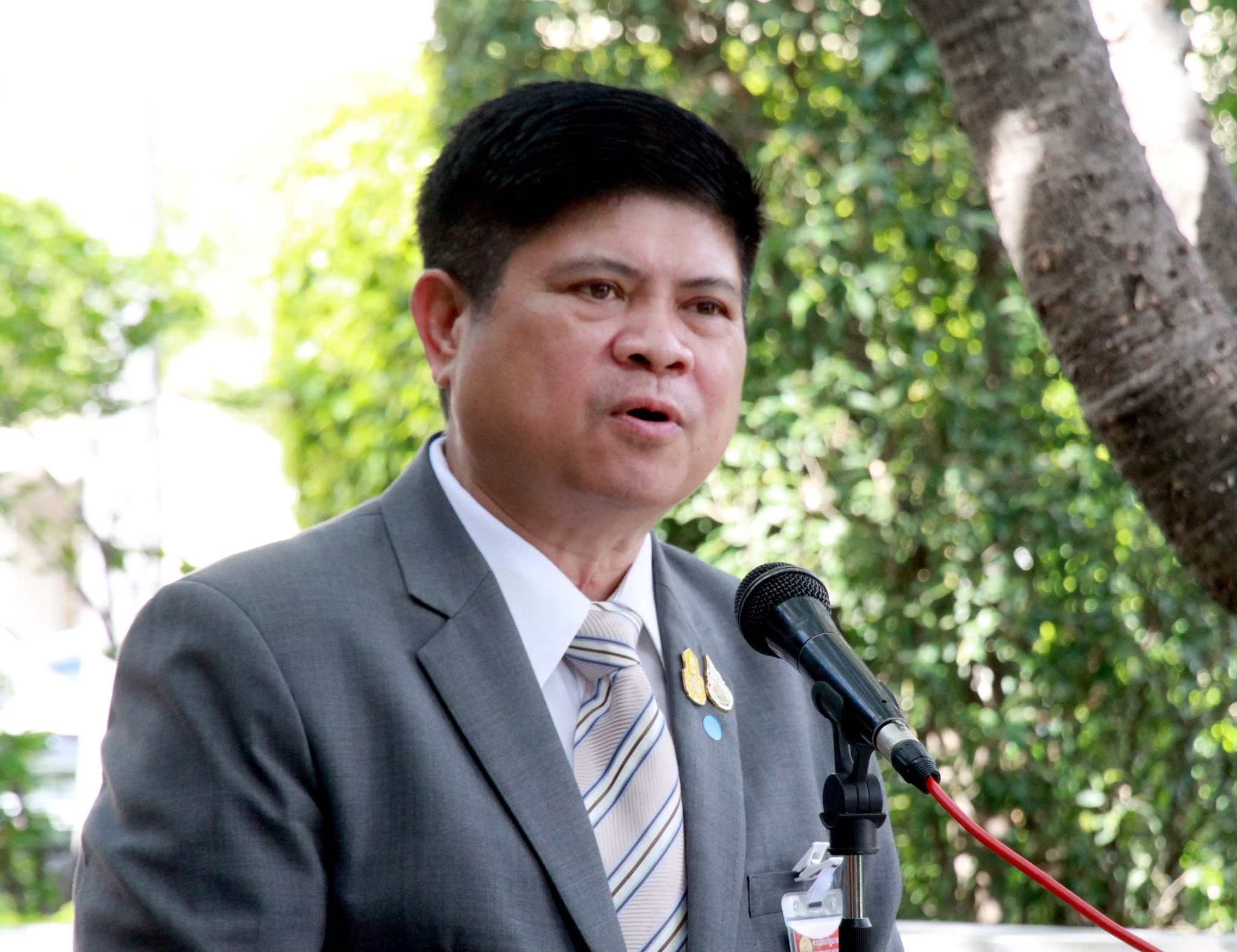 "เสกสกล" เย้ย "ยิ่งลักษณ์-ทักษิณ" เคลื่อนไหวถี่ หวังกอบกู้คะแนนให้"เพื่อไทย" ซัดทำผิดกม.แต่หนีไปตปท.สู้ "เจ้าสัวเปรมชัย" ไม่ได้