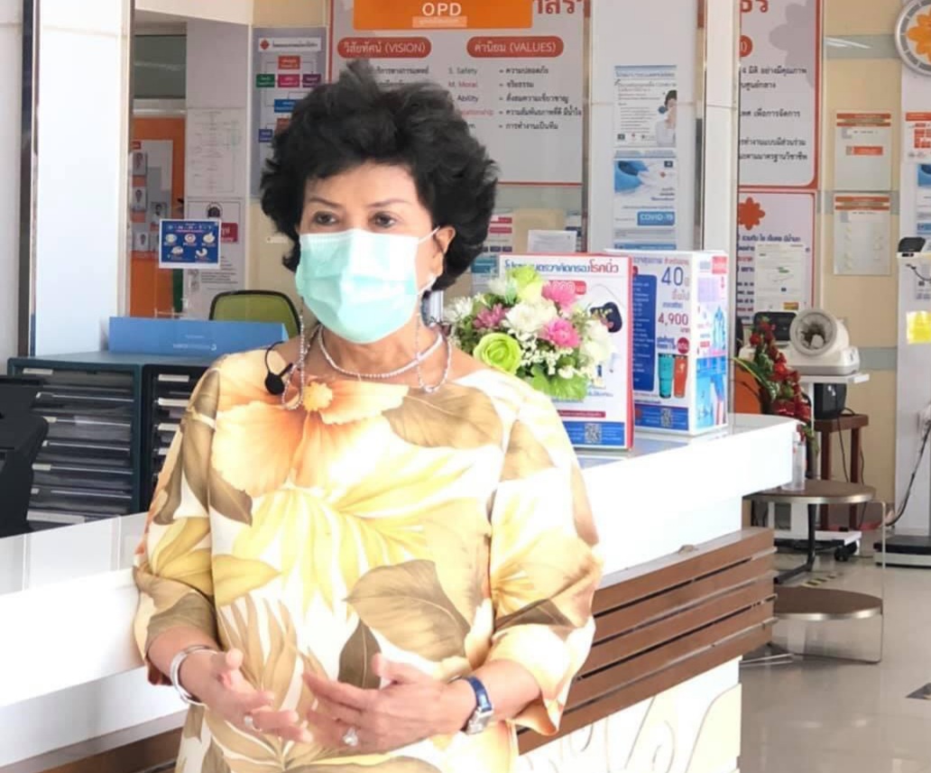 "ส.ว.ประภาศรี" เดินหน้านำคนติดโควิดกลับยโสธร ประกาศรักรออยู่บ้านเรามีรพ.-เตียง- หมอพร้อม