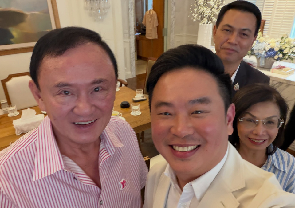 เปิดภาพ ลูกพรรคเพื่อไทย เข้าอวยพร "ทักษิณ" ครบรอบ 77 ปี