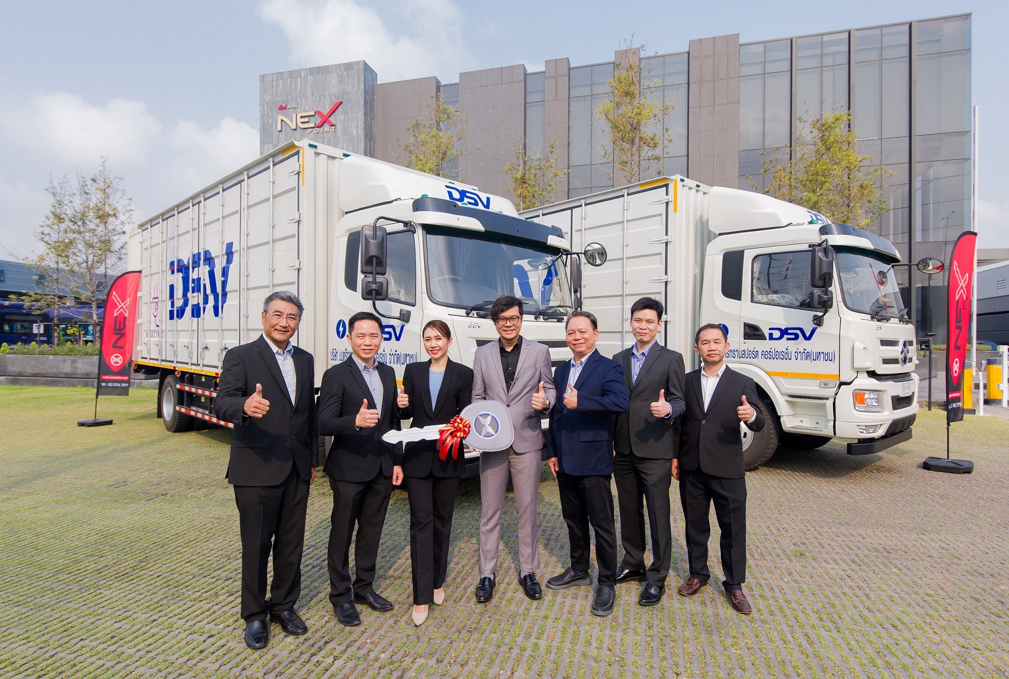 NEX ส่งมอบรถบรรทุกไฟฟ้าให้ "มนตรีทรานสปอร์ต" ประเภทรถ BEV Cargo Truck หนุนผลงานปีนี้ออลไทม์ไฮต่อเนื่อง