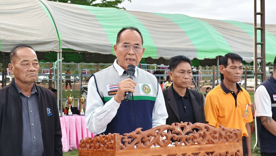 เทศบาลตำบลศรีรัตนะ จัดฟุตซอลเทิดพระเกียรติ “พระพันปีหลวง” สืบสานลอยกระทง เข้มงดรื่นเริง