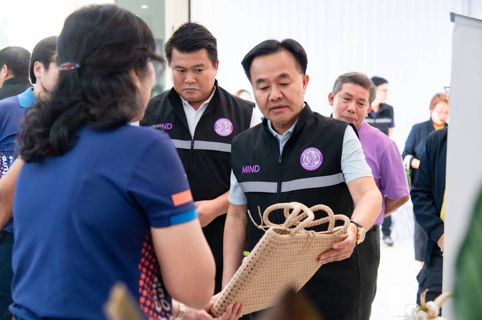 ต้นเเบบอุตสาหกรรมไทย! "ยศสิงห์" ชื่นชม SCGP ทำธุรกิจแบบไม่ทิ้งใครไว้ข้างหลัง เติบโตอย่างรับผิดชอบต่อสังคม