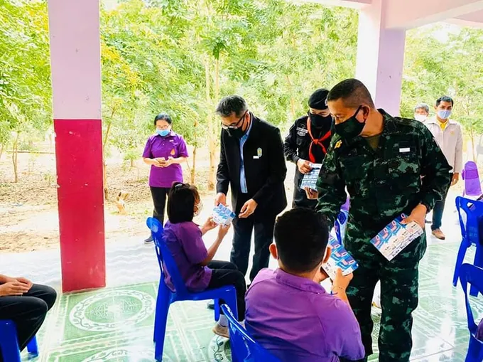 กสส. ส่งมอบนม UHT "ปันน้ำใจ ความห่วงใย แด่น้องน้อยผู้ห่างไกล สู้ภัยโควิด-19"