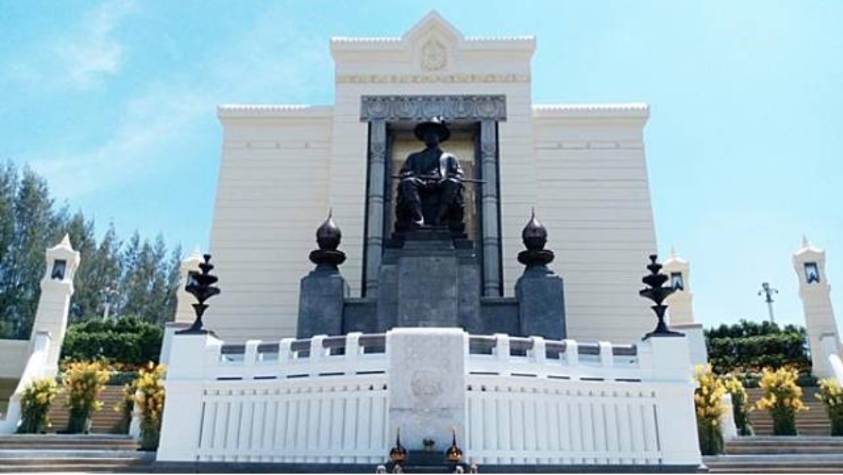 "วันจักรี" 6 เมษายนวันที่คนไทยทุกคนระลึกถึง"มหาจักรี"บรมราชวงศ์
