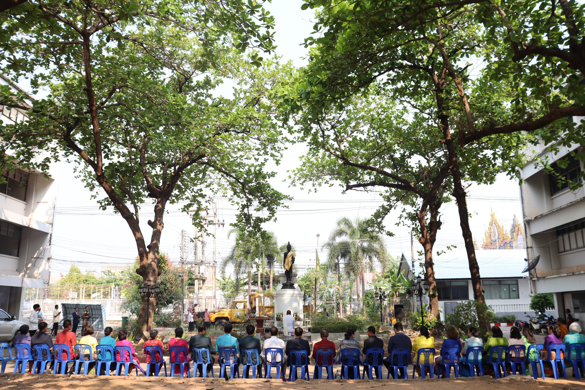 โรงเรียนผดุงนารีจัดพิธีอัญเชิญพระพุทธรูปศักดิ์สิทธิ์ไปประดิษฐานในที่แห่งใหม่
