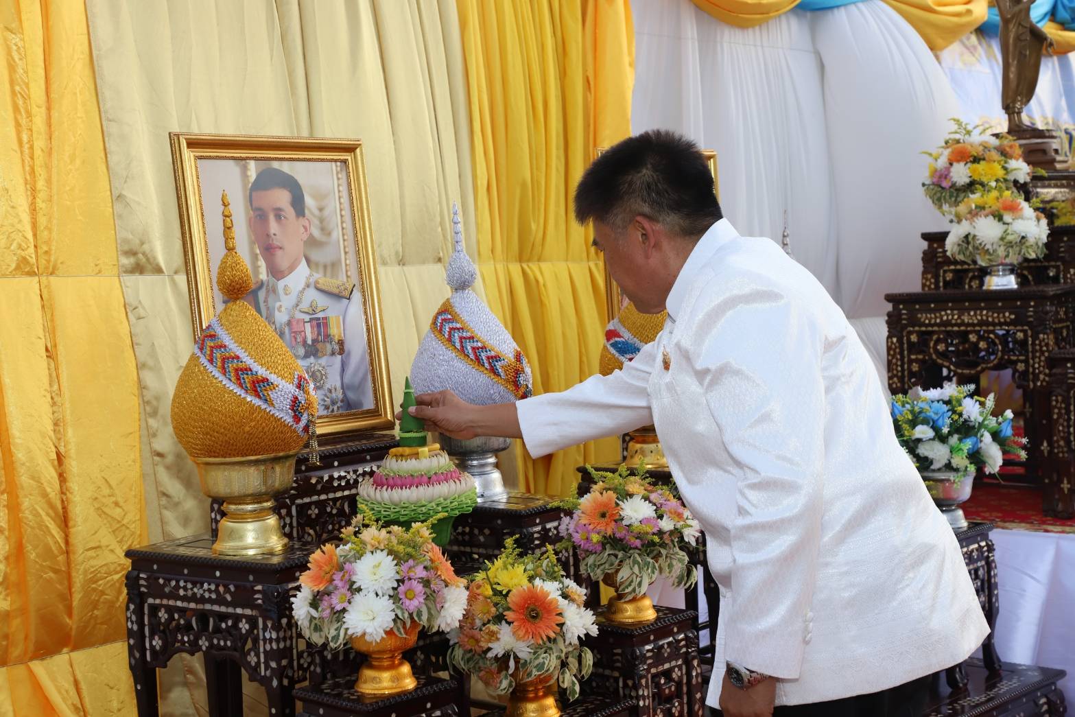 รอง ผวจ.กาญจนบุรี เป็น ปธ.ในพิธีเจริญพระพุทธมนต์สมโภชพระพุทธรูปสำคัญประจำจังหวัด