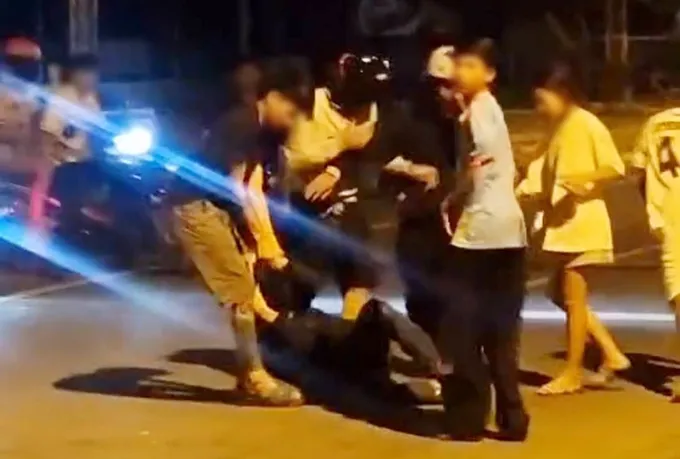 โจ๋บุรีรัมย์แค้นข้ามปี รุม 10 ต่อ 1 เด็ก 16 เจ็บ ตำรวจรวบแล้วบางส่วน
