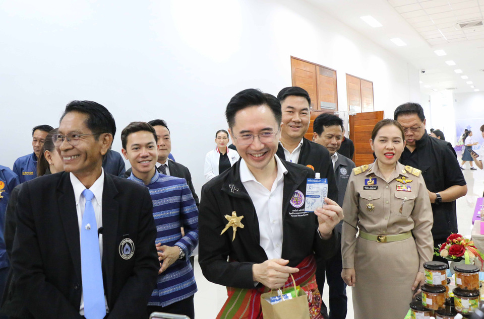 “ยศชนัน” ลุย ม.กาฬสินธุ์ ชูศูนย์นวัตกรรม ดันเกษตรมูลค่าสูง–ท่องเที่ยววัฒนธรรม–เมืองการศึกษา
