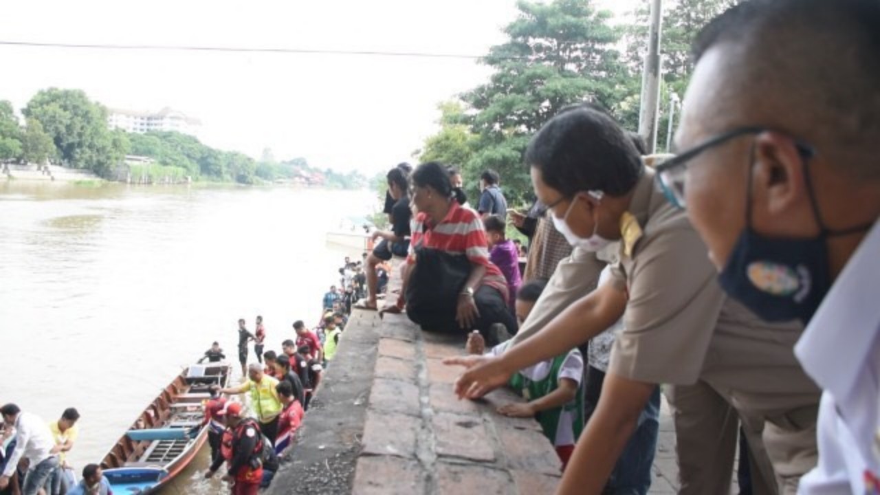 เรือท่องเที่ยวขนาดเล็ก ชนกับเรือหาปลา กลางแม่น้ำปาสัก บาดเจ็บ รวม 8 ราย สูญหาย 1