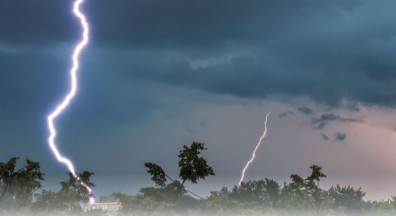 อุตุฯเตือนไทยตอนบน 16–17 ก.พ.มีพายุฝนฟ้าคะนองลมกระโชกแรงอาจมีฟ้าผ่าเกิดขึ้นได้ 