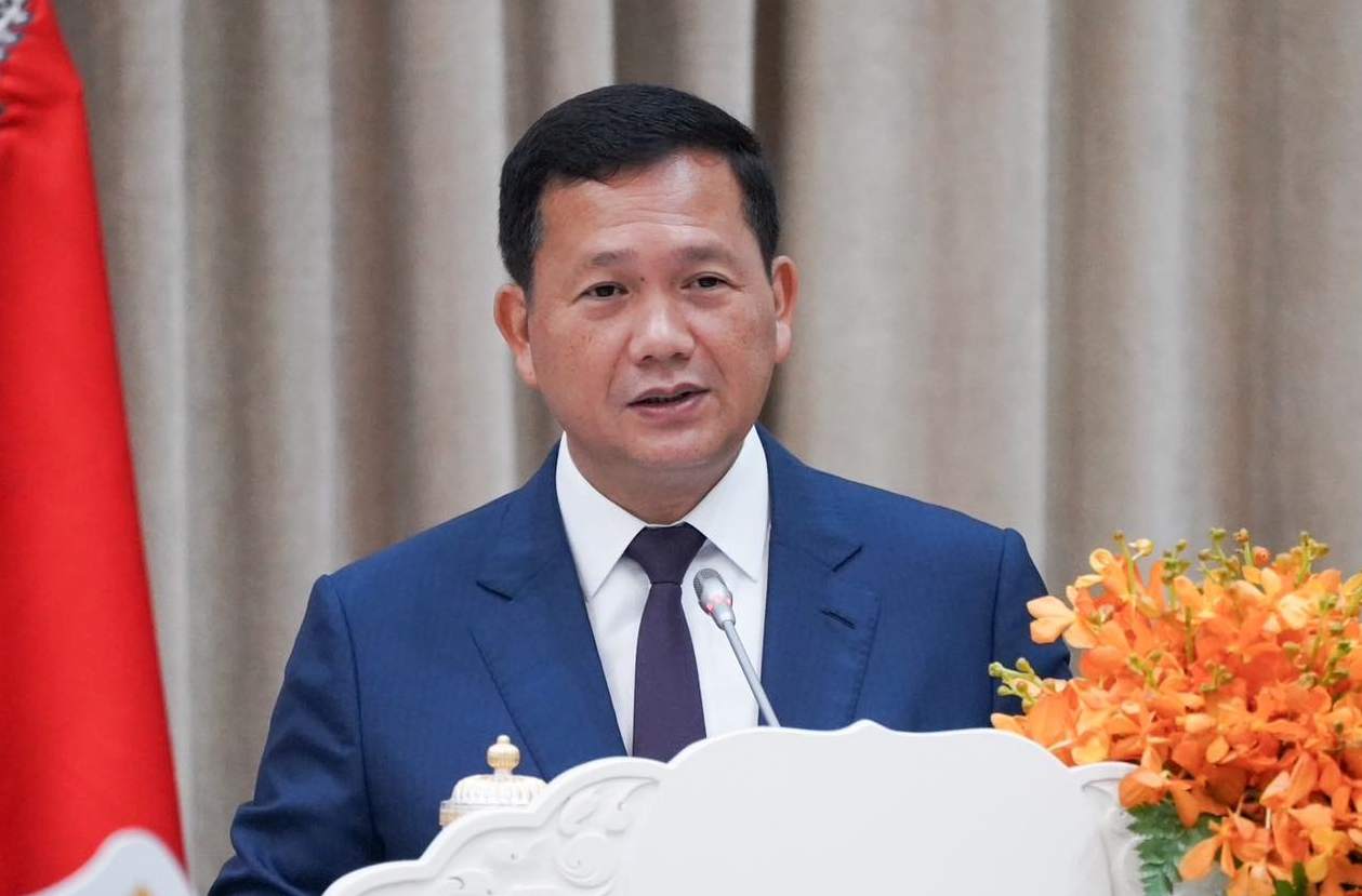 “ฮุน มาเนต” ลงพื้นที่ศูนย์อพยพใกล้ชายแดนพระวิหาร ลั่นกัมพูชาไม่อยากเห็นสงคราม แต่จะไม่ทนถูกทารุณ