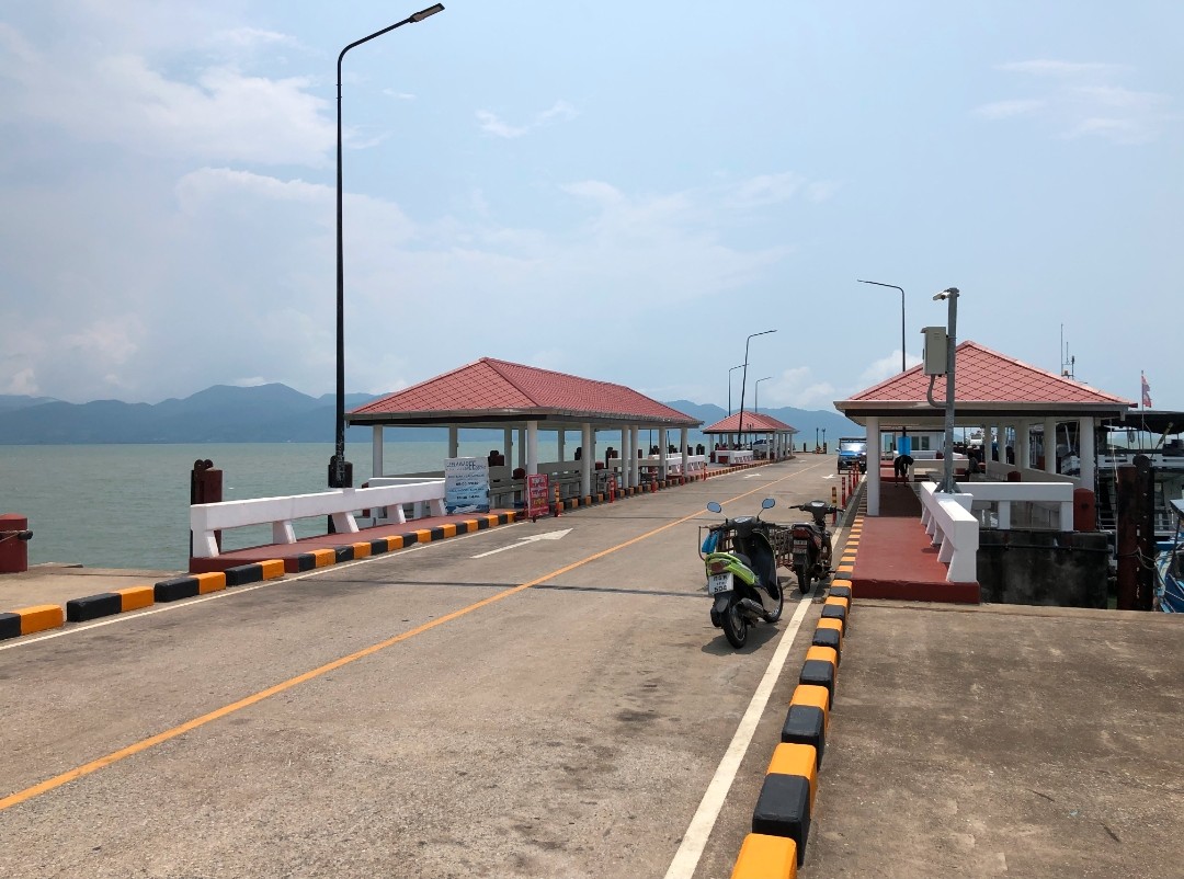 ท่องเที่ยวช่วงสงกรานต์เงียบหลังจังหวัดตราดและโรงแรมตราดไม่รับนักท่องเที่ยว อ่าวตาลคู่ร้างไม่มีนทท.​ รถไปเกาะช้างลดฮวบ,เกาะหมากปิด