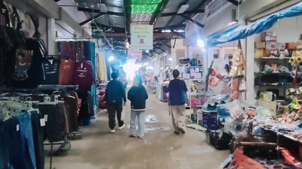 "ตลาดชายแดนช่องจอมเงียบเหงา แม่ค้าโอด กระแสข่าวทำคนกลัวไม่กล้ามาซื้อของ ส่วนเขมรข้ามแดนลดลง