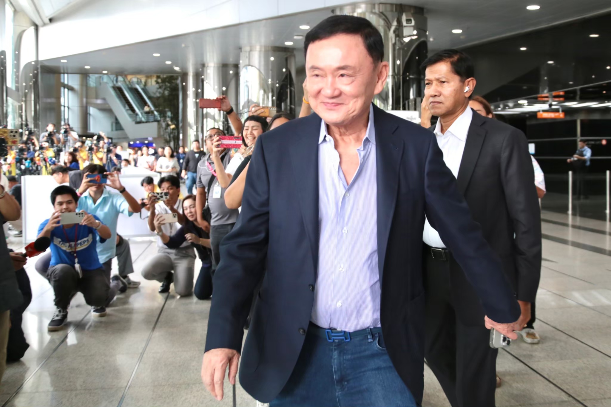 "กมธ.มั่นคง" เรียก "ทักษิณ" แจงปมนักโทษวีไอพีชั้น14 พร้อม "รมว.ยธ.-อธิบดีราชทัณฑ์-เรือนจำ-รพ.ตำรวจ"