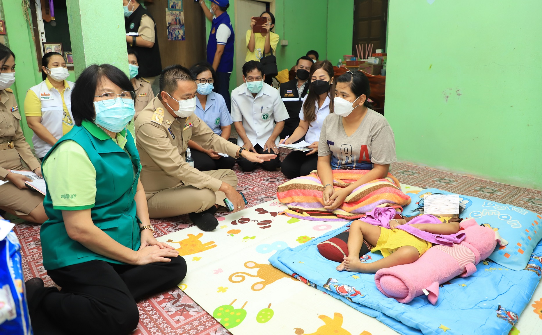 ผู้ว่าฯอยุธยา ให้กำลังใจผู้ป่วยในพระบรมราชานุเคราะห์ฯ  ในพื้นที่บางปะหัน-นครหลวง 