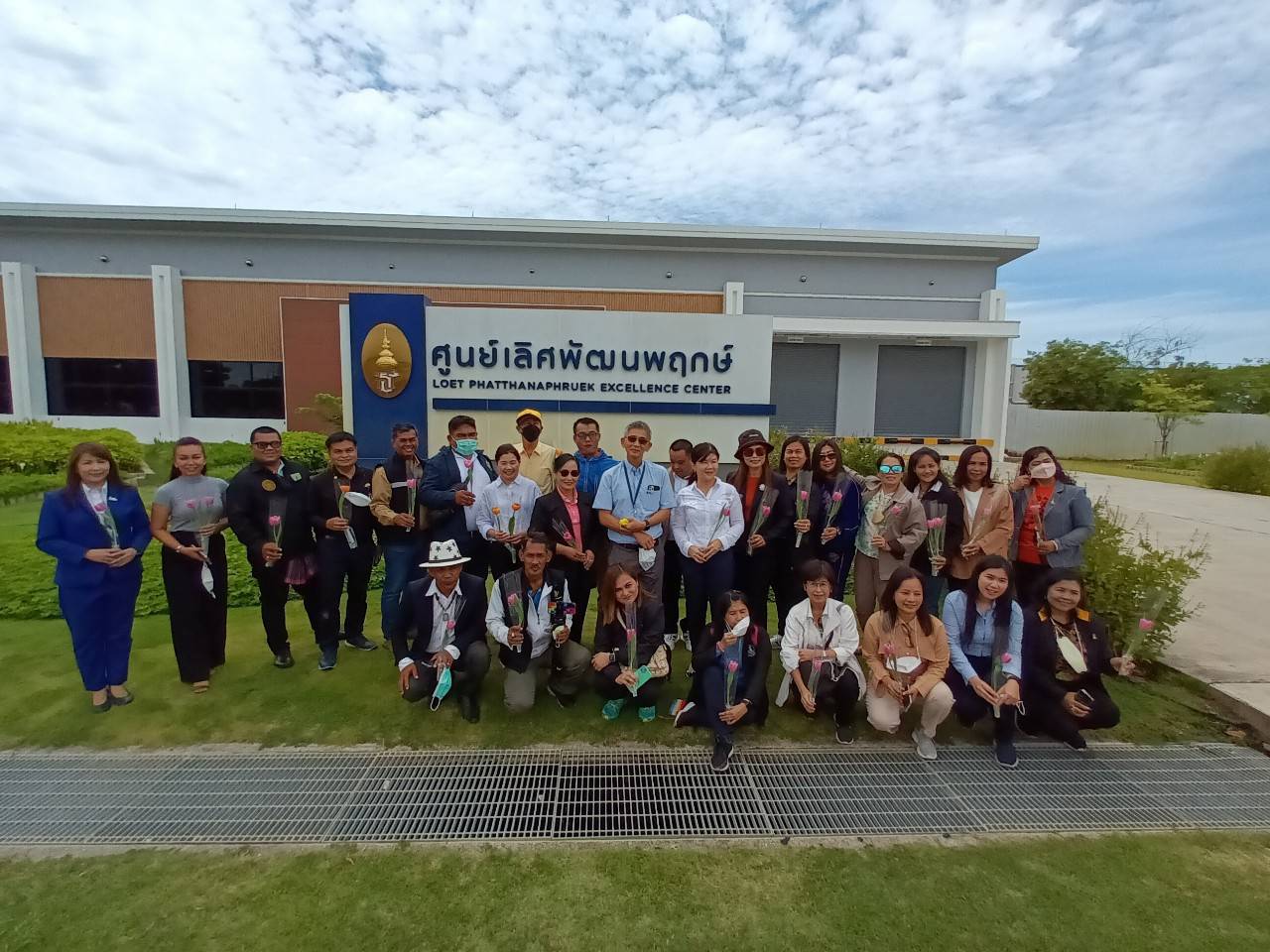 สื่อมวลชนจังหวัดสุราษฎร์ฯ ศึกษาดูงาน PTTLNG มาบตาพุด 