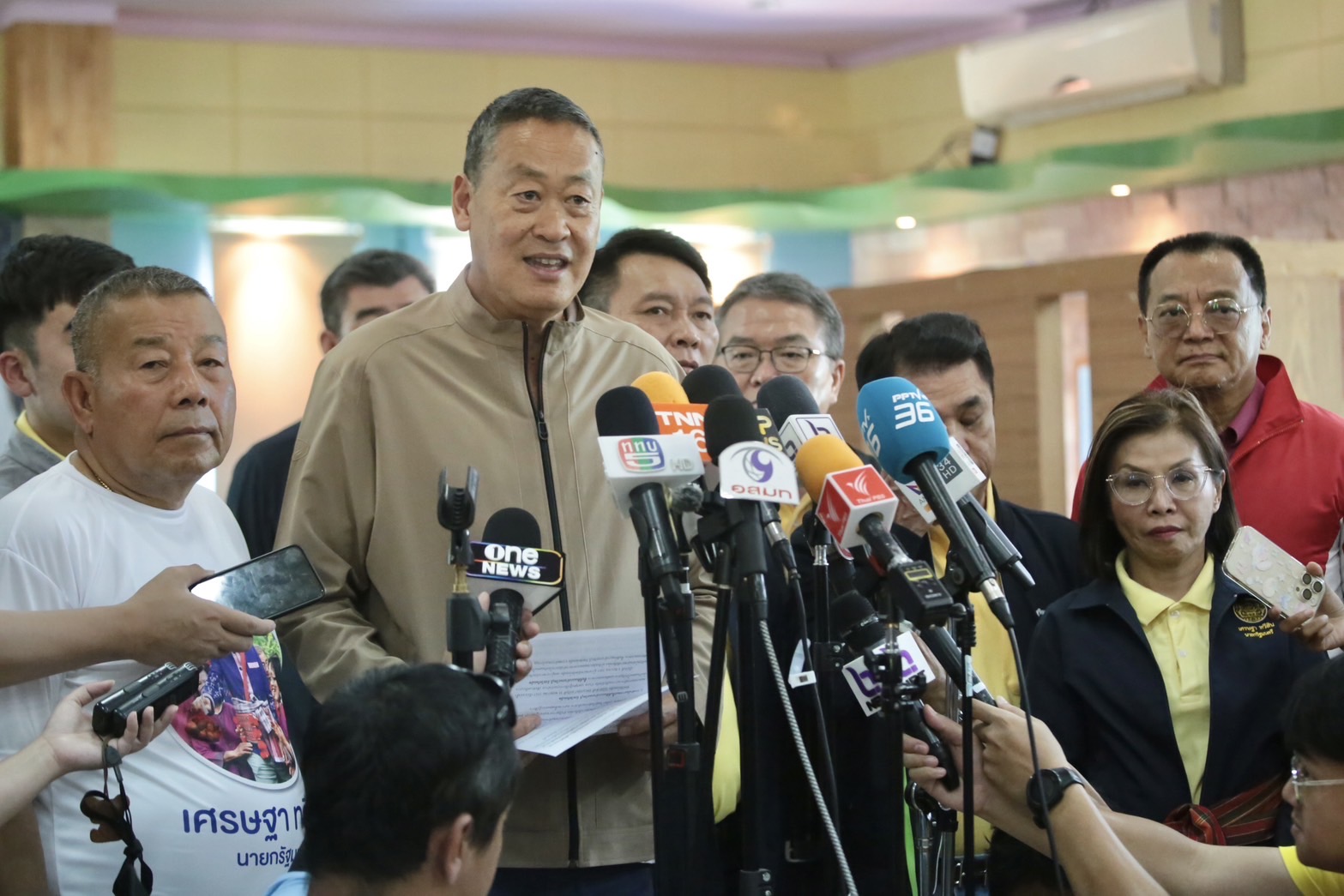 “นายกฯ” สรุป ลงพื้นที่อีสาน 3 วัน 4 จังหวัด เตรียมร่วมงานแห่เทียนพรรษาอุบลฯ เผยโครงการปุ๋ยคนละครึ่งปรับปรุงให้ดีขึ้น 