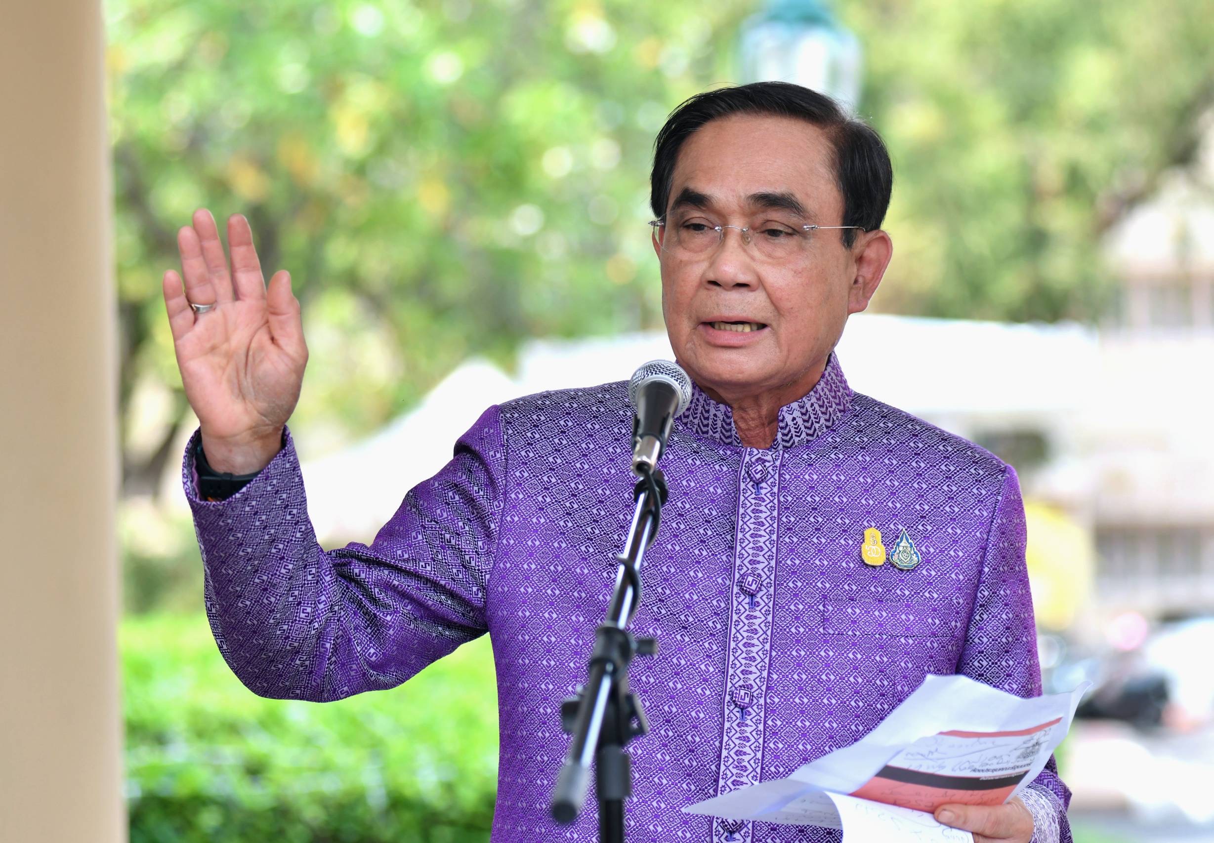 “บิ๊กตู่” ล่องใต้สุราษฎร์ธานี สักการะพระบรมธาตุไชยา ตรวจโครงการจัดการน้ำ ก่อนเปิดมหกรรมว่าว