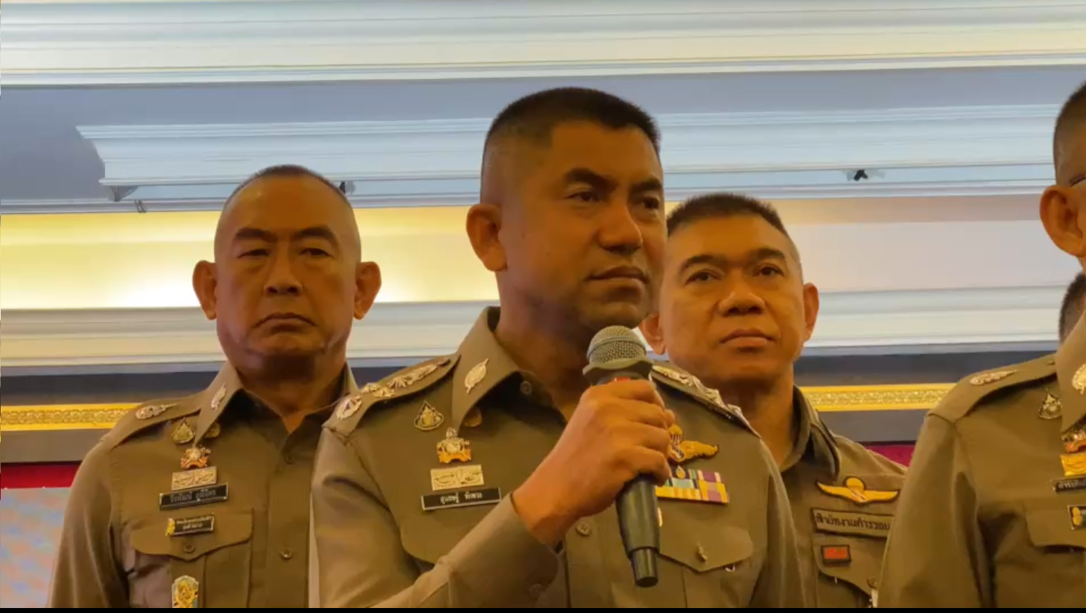‘บิ๊กโจ๊ก’เตรียมขอตำรวจสากล ออกหมายจับ 3 นายทุนจีน พร้อมประสาน ปปง.ตรวจเส้นทางการเงินยึดทรัพย์