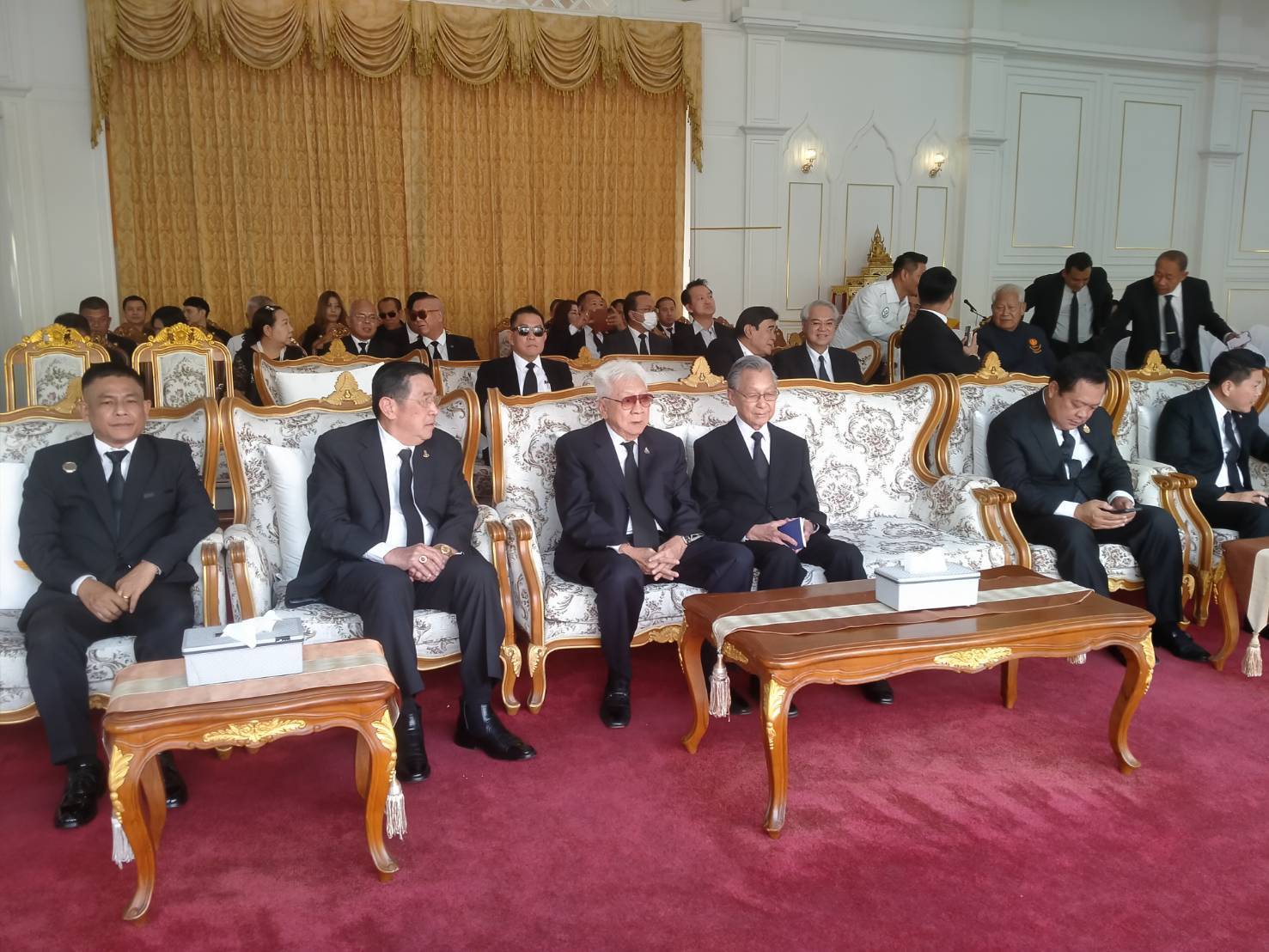 ‘ครอบครัว–ญาติสนิท-นักการเมือง-แฟนคลับ’ร่วมส่ง ‘บิดามงคลกิตติ์’ เป็นครั้งสุดท้าย‘พี่เต้’ขอบพระคุณให้กำลังใจในทุกช่องทาง
