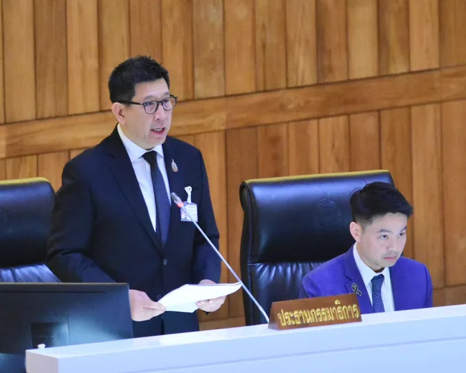 “เอกนิติ” รายงานสภาฯ หั่นงบปี 70 ลง 1.1 หมื่นล้าน แนะรัฐบาลรับมือเศรษฐกิจเสี่ยง-ลดหน่วยงานซ้ำซ้อน