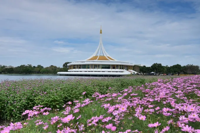 พรรณไม้งามอร่ามสวนหลวง ร.9 ชมนิทรรศการเฉลิมพระเกียรติฯ