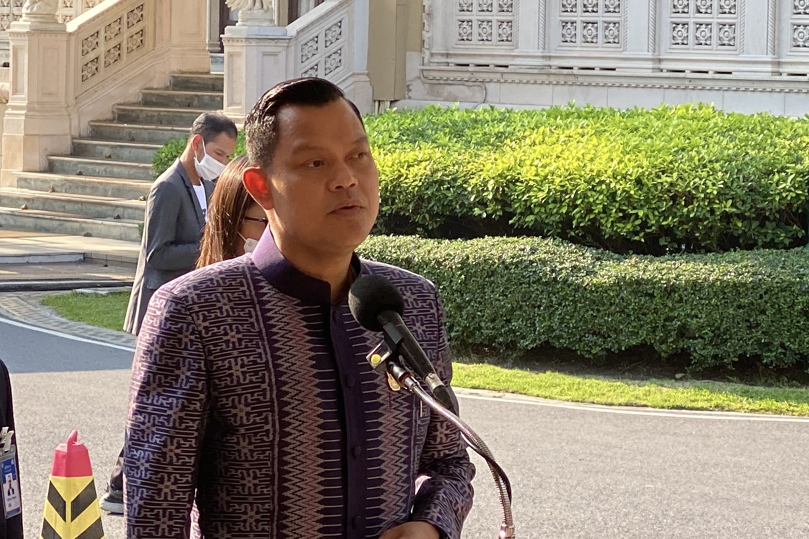 “ธนกร” เชื่อ ความดีจะคุ้มครอง “นายกฯ” ขอบคุณ “ชินวรณ์” ที่เตือน ยันสัมพันธ์ “กลุ่มสามมิตร” ไม่เปลี่ยนแปลง