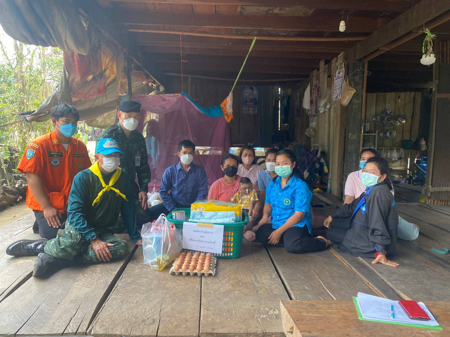   คนแก่น่าสงสาร !! ทีมภาคีเครือข่าย อบต.บ้องตี้ ไทรโยค กาญจน์ เข้าเยี่ยมบ้านผู้สูงอายุที่มีภาวะพึ่งพิง