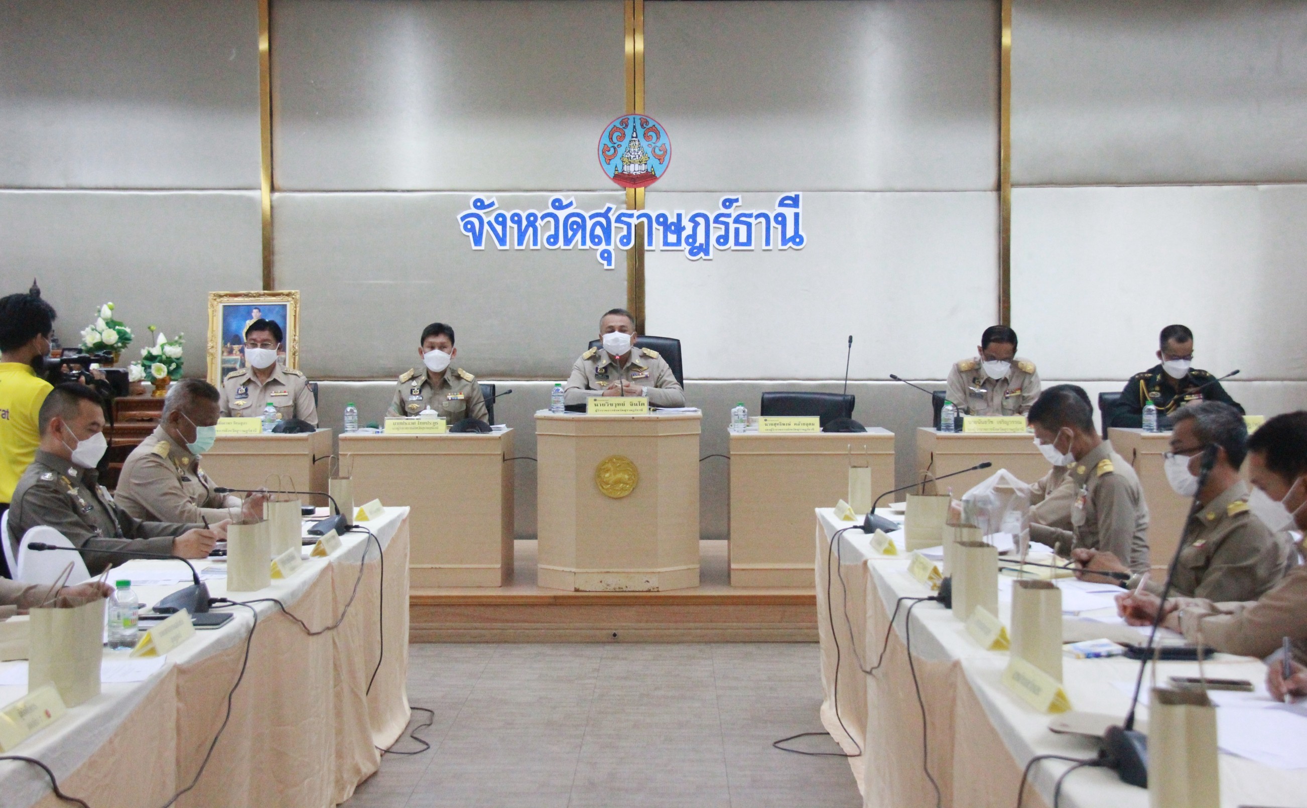 ผู้ว่าฯ สุราษฎร์ธานีติดตามการปฏิบัติราชการหน่วยงานภาครัฐ พร้อมอ่านสารนายกรัฐมนตรีเนื่องในโอกาสวันป้องกันอุบัติภัยแห่งชาติ 