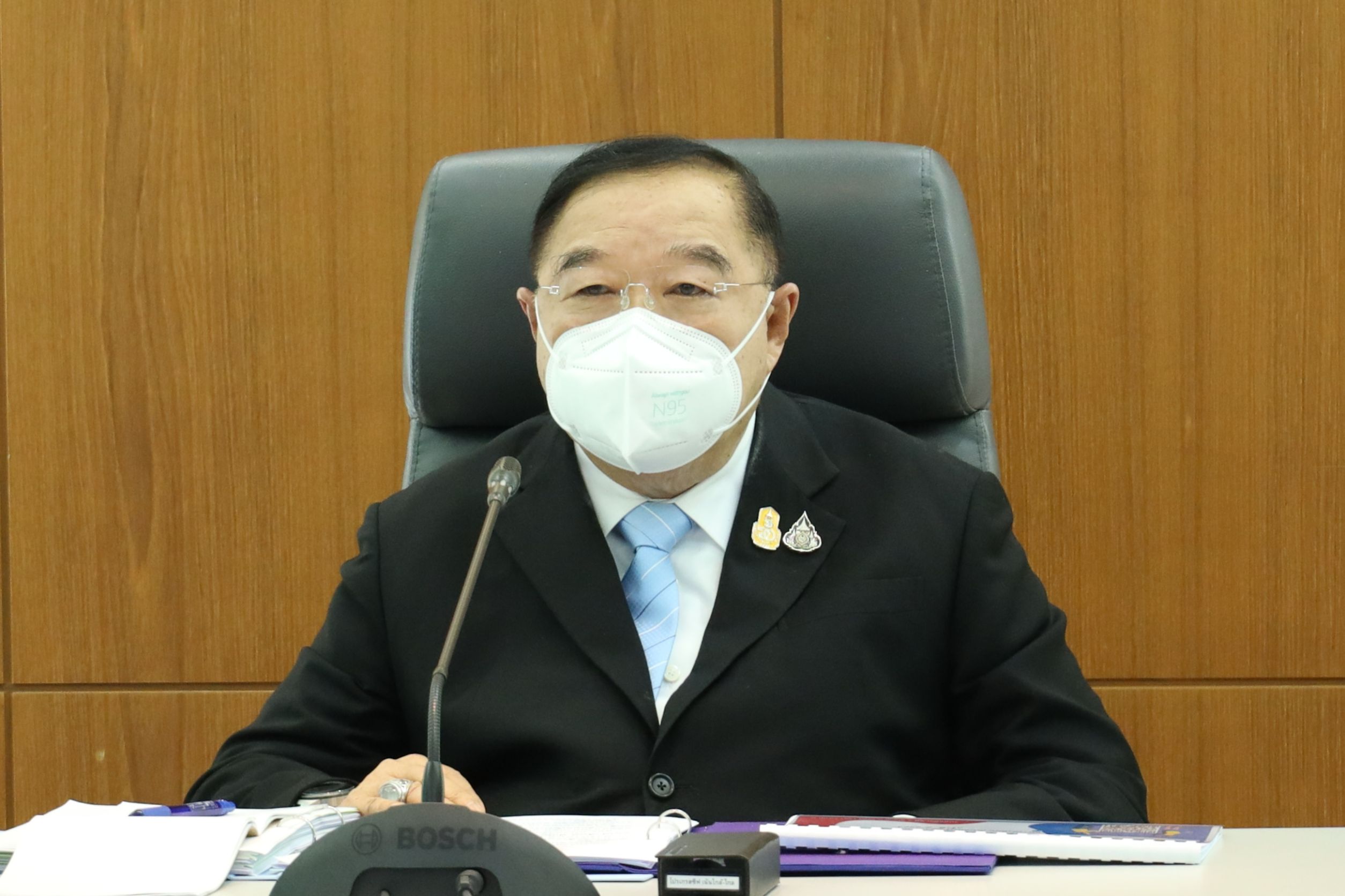 ลุงป้อม คอนเฟอเรนซ์  เร่งช่วยประชาชน ขจัดความยากจน