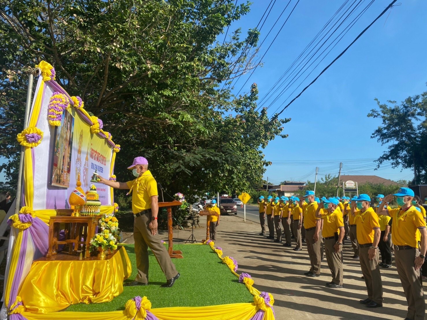 “ผกก.บอย” นำตำรวจ สภ.เมืองฯ พัฒนาถวายพระราชกุศล รัชกาลที่ 6 “วันวชิราวุธ” 