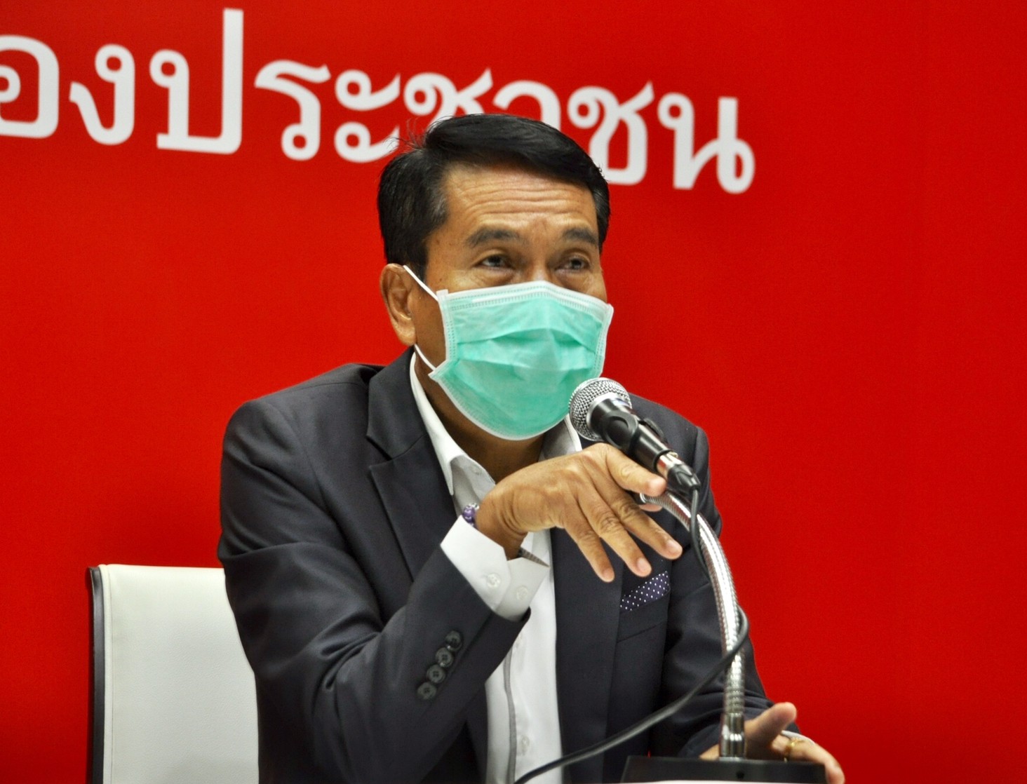"สุทิน" เตือน "กลุ่มเหยียดคนอีสาน" อย่าคึกคะนองแสดงความเห็น จนกระทบความรู้สึกคนในชาติ