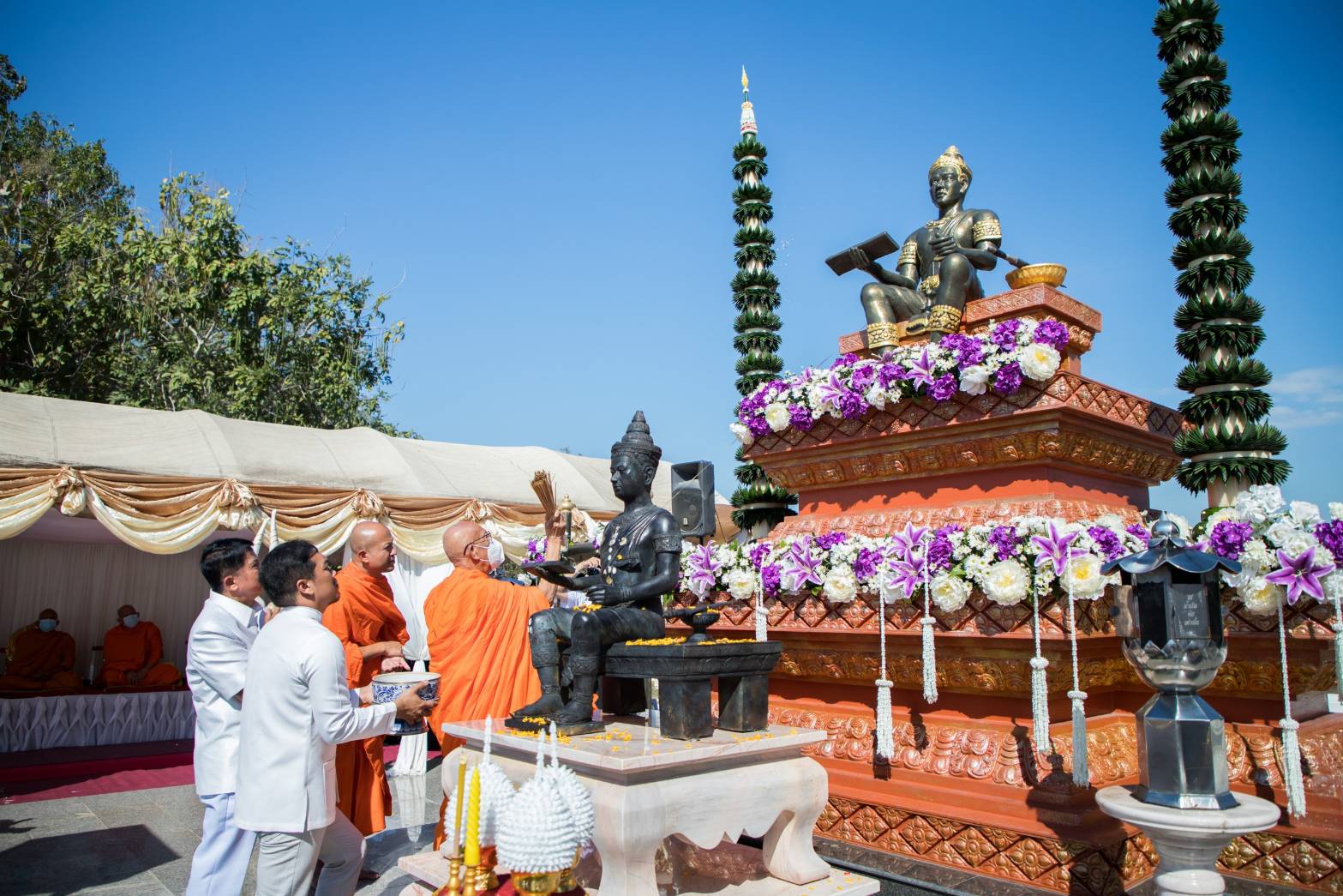 สุโขทัยวิทยาคม จัดพิธีบวงสรวงและสมโภช 50 ปี พระบรมรูปพ่อขุนรามคำแหงมหาราช 