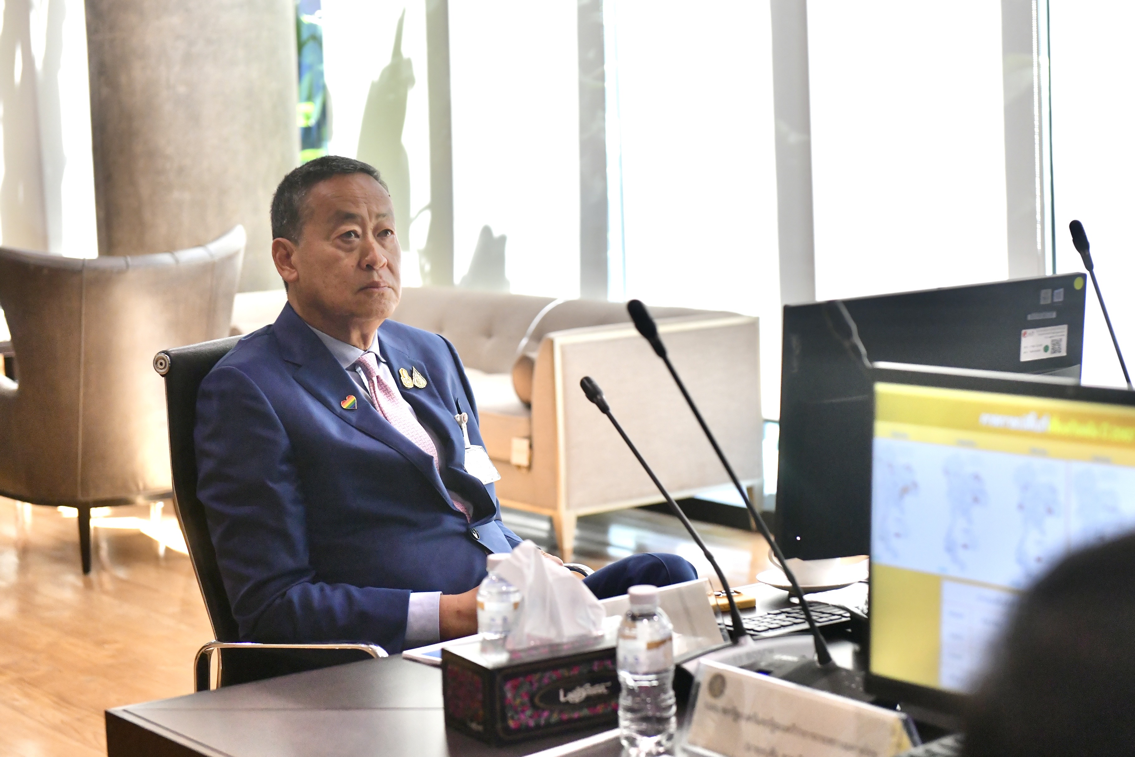 นายกฯ ถกรับมือน้ำท่วม ยกเป็นวาระแห่งชาติ สั่งทุกหน่วยงานพร้อมรับมือ สั่งตั้งศูนย์ฉุกเฉินบริการประชาชน  